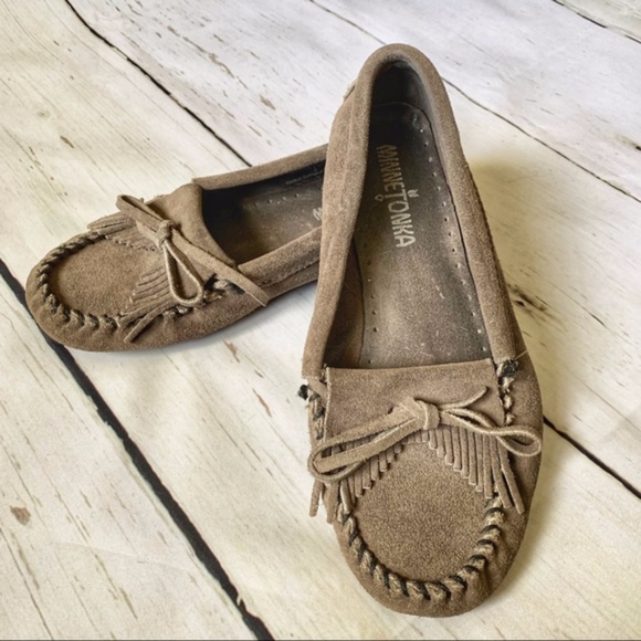 Minnetonka Shoes - ✨Minnetonka Hardsole Moccasins